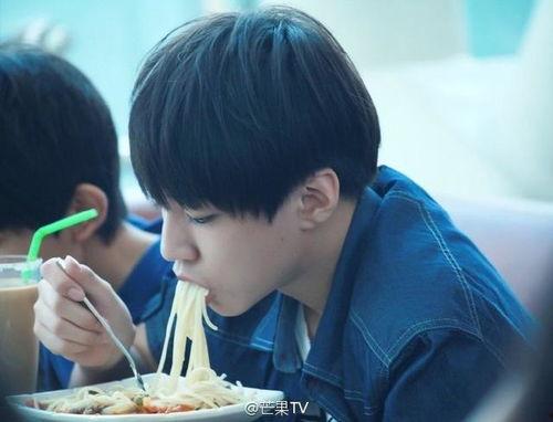 娱乐吃瓜蜀黍王俊凯微博,揭秘娱乐圈幕后故事!”